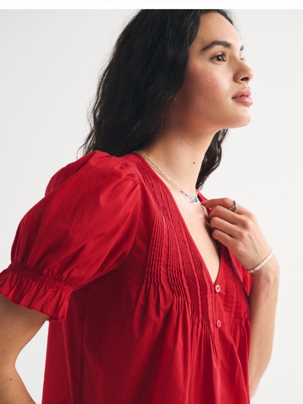 Red V-Neck Pintuck Puff Sleeve Blouse - Picture 2 of 4